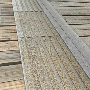 抚顺黄金麻盲道石 盲条