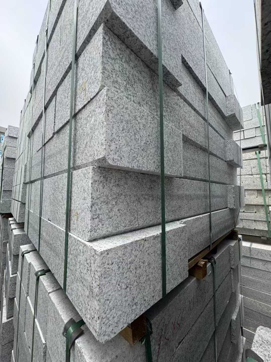 抚顺芝麻白路牙石 马路牙子