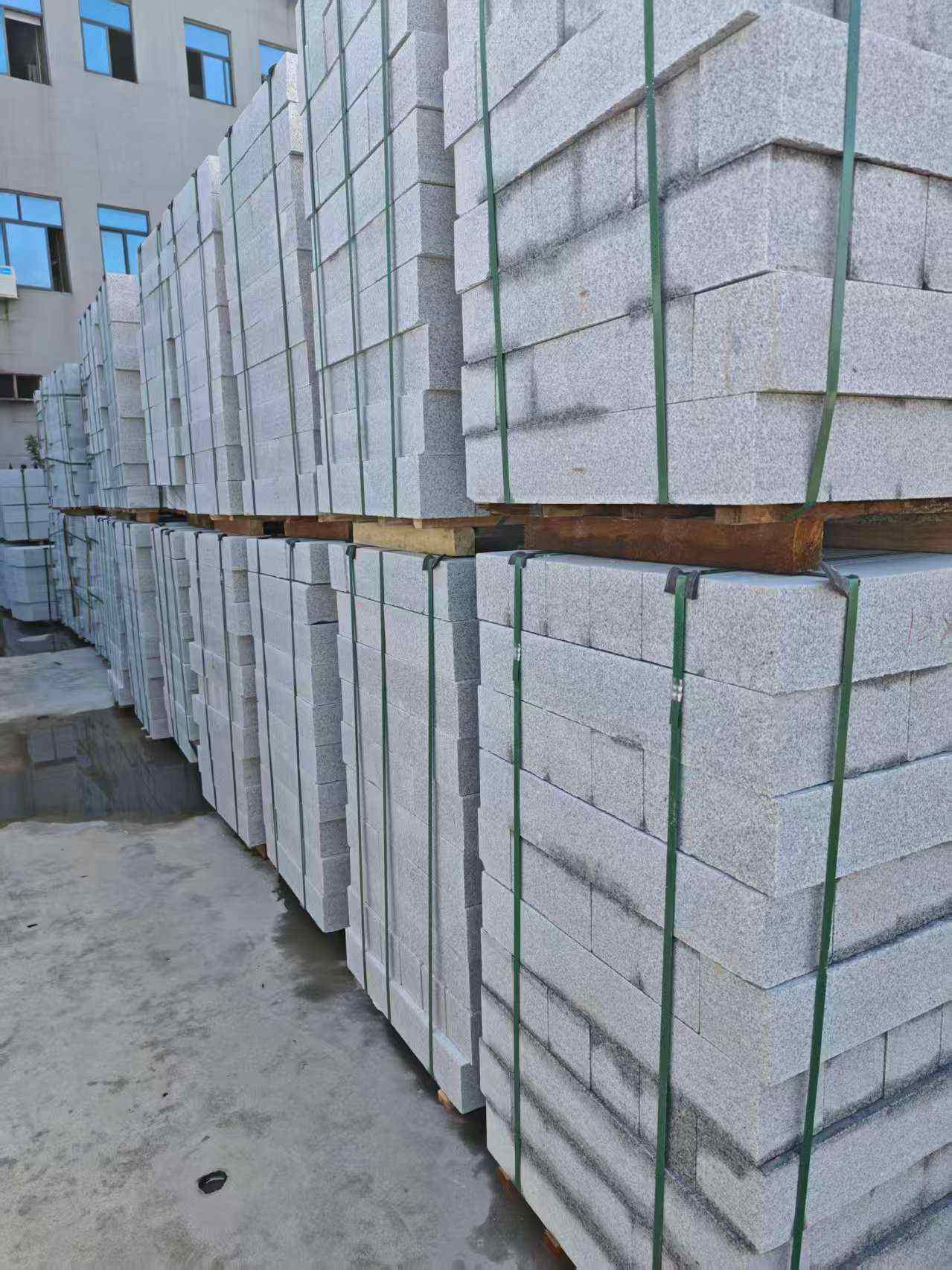 抚顺芝麻白路牙石，路侧石